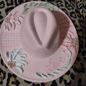 Light pink large brim hat hand texture paint that does not peal adjustable